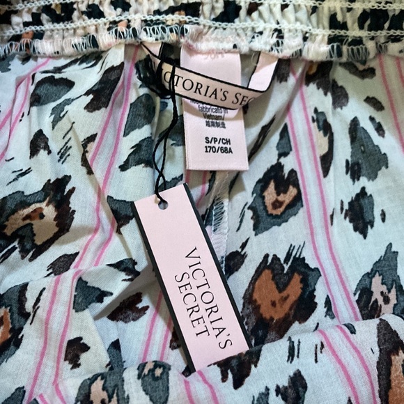 NWT Victoria secret shorts💕 - Picture 7 of 8